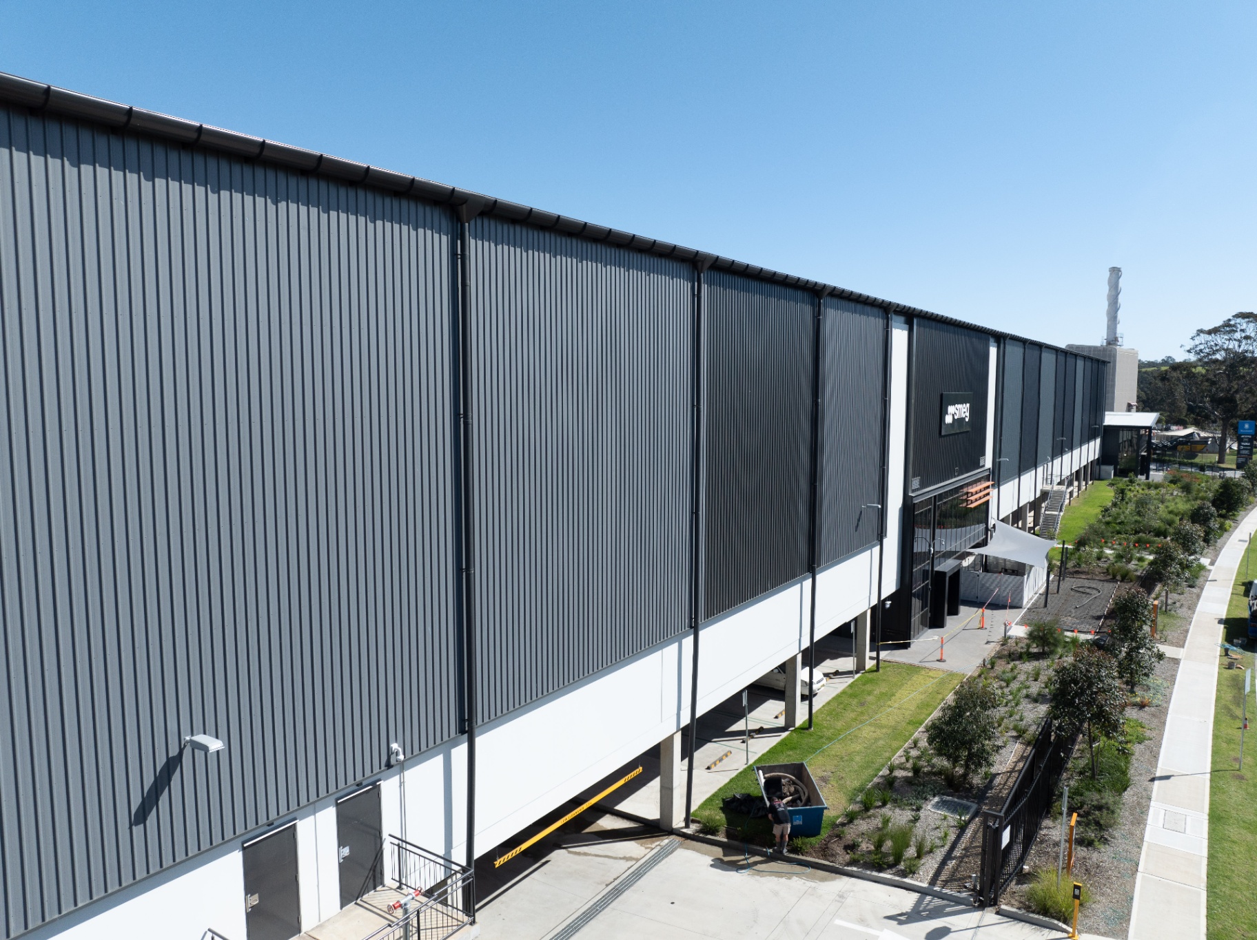 COLORBOND® commercial roofing and cladding project